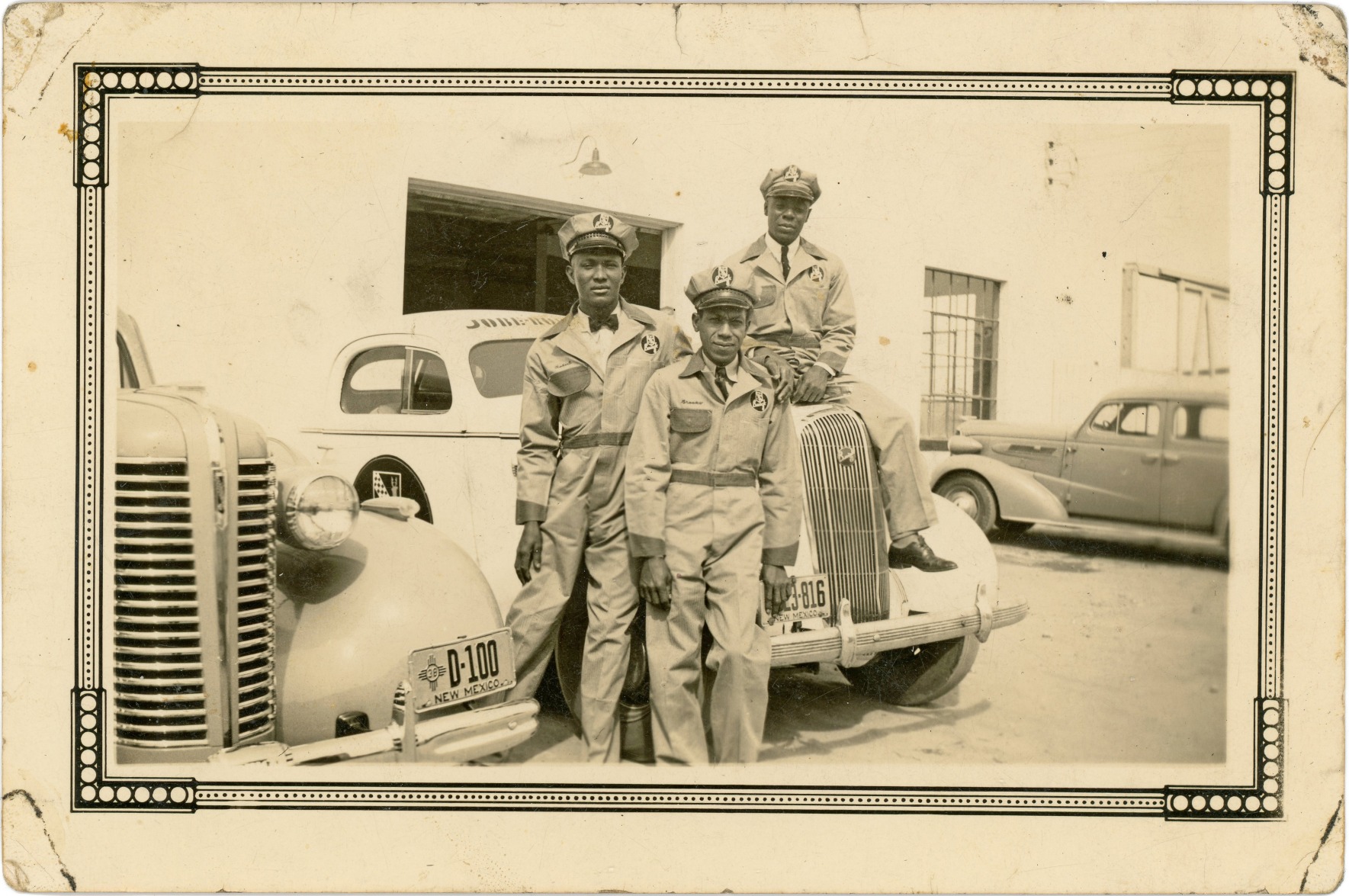 Vintage Vehicle & License Plate Photos